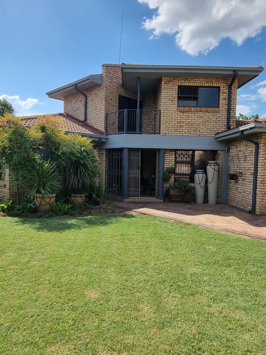 4 Bedroom Property for Sale in Christiana North West